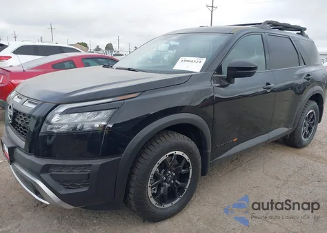 2025 Nissan Pathfinder Rock Creek 4Wd z USA, uszkodzony, nr VIN 5N1DR3BD3SC255666